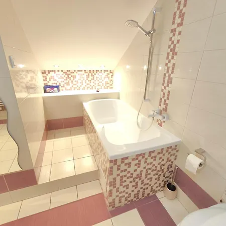 Appartement Apartmanyhurbanova3 *