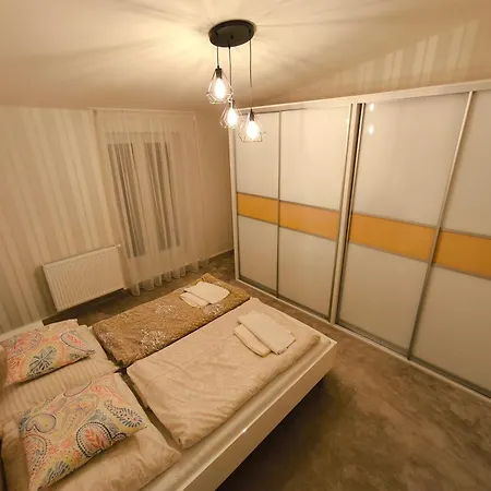 Apartmanyhurbanova3 Apartment